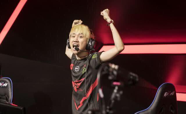 这位年轻的 这位年轻的